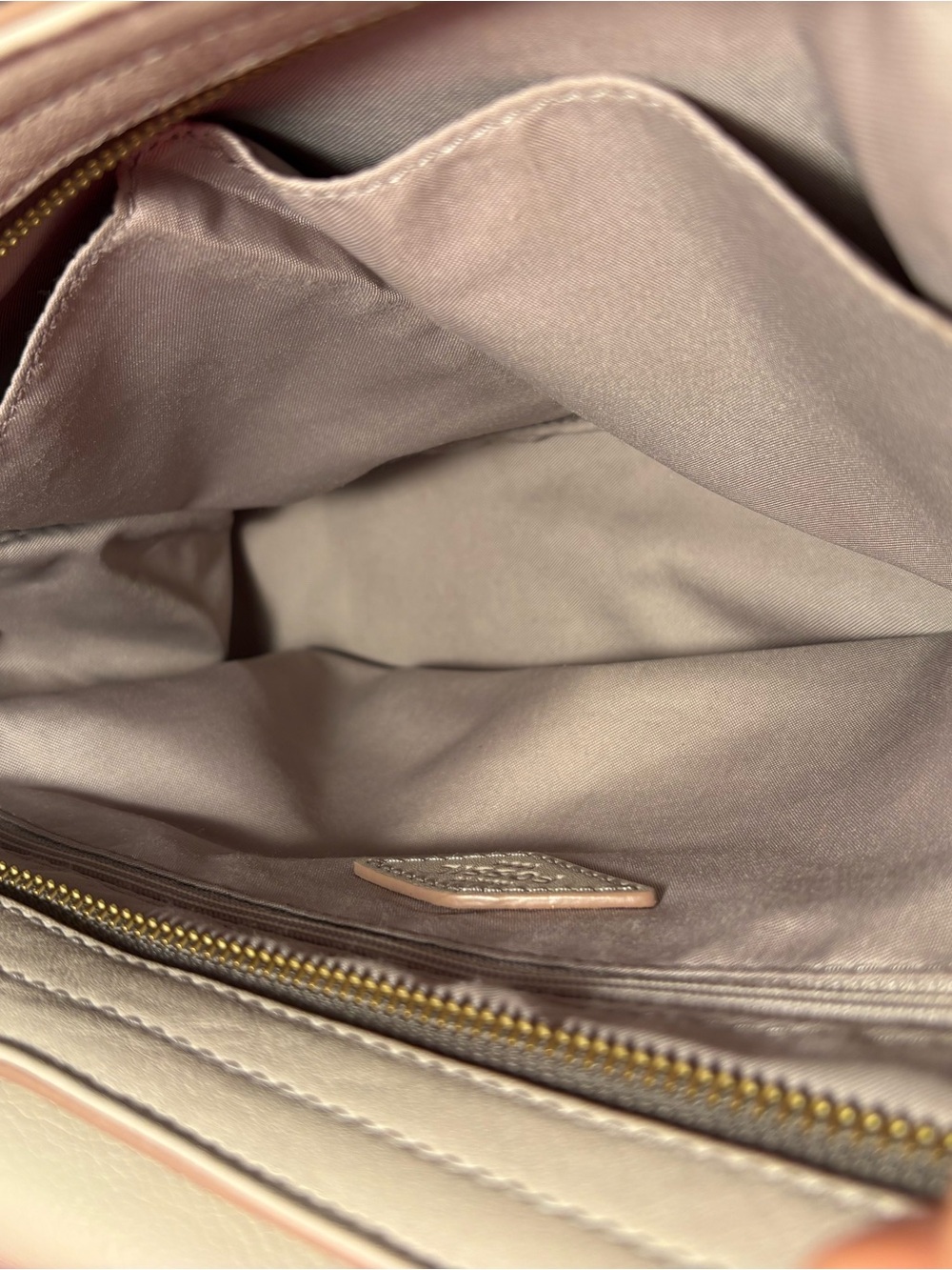 Fossil | Large Harper Flap Crossbody Bag - Picture 13 of 17